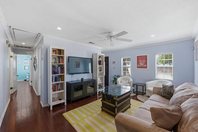 916 E 49th ST, Austin, TX 78751