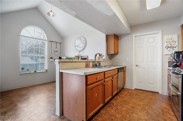 8690 Foxwood Circle, Macedonia, OH 44056