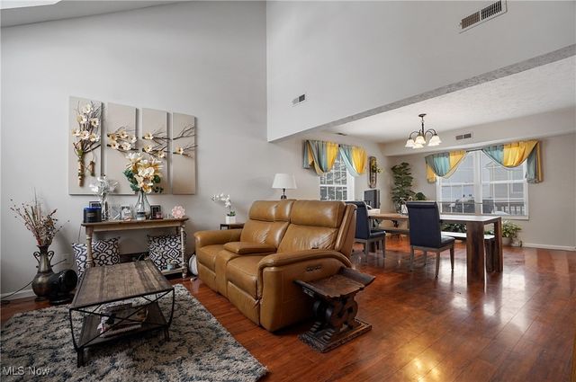 8690 Foxwood Circle, Macedonia, OH 44056