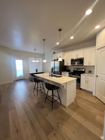 1792 N FESTIVE WAY, Saratoga Springs, UT 84045