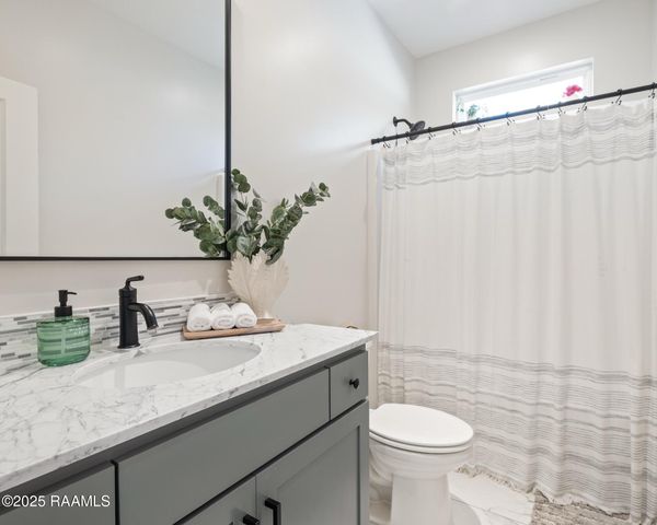 108 Sanctuary Lane, Lafayette, LA 70503