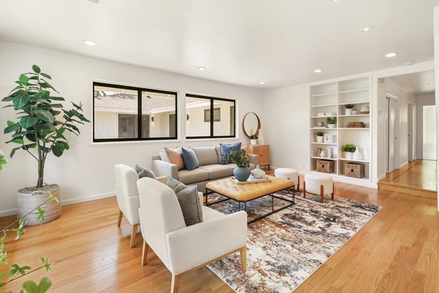 861 Laverstock Way, Sacramento, CA 95864