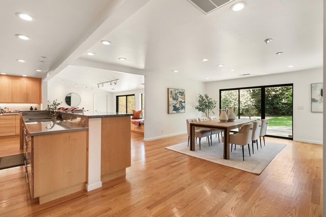 861 Laverstock Way, Sacramento, CA 95864