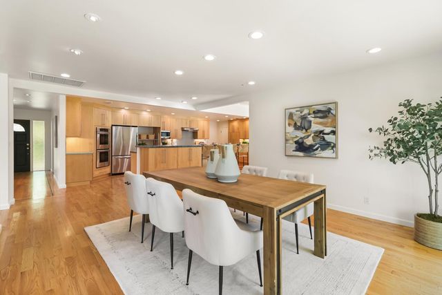 861 Laverstock Way, Sacramento, CA 95864