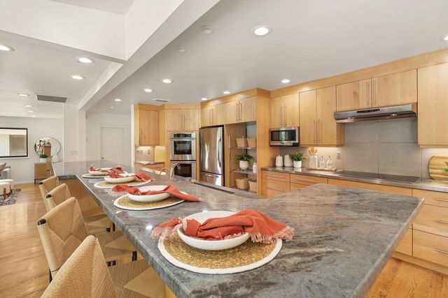 861 Laverstock Way, Sacramento, CA 95864