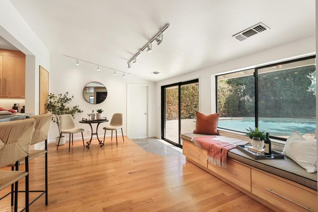 861 Laverstock Way, Sacramento, CA 95864