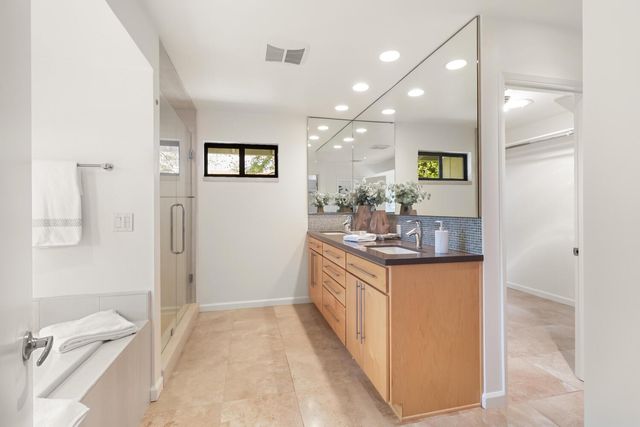 861 Laverstock Way, Sacramento, CA 95864