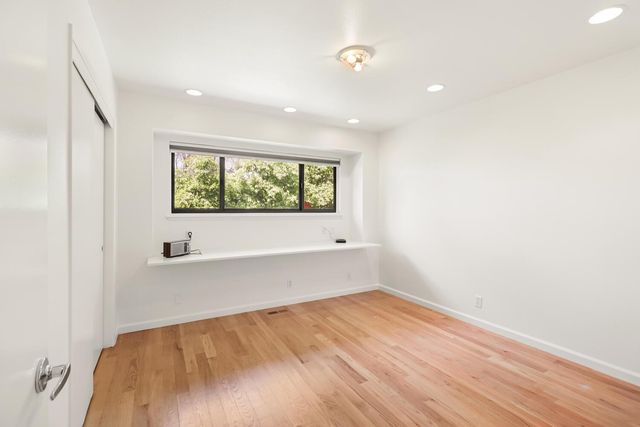 861 Laverstock Way, Sacramento, CA 95864