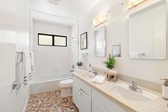 861 Laverstock Way, Sacramento, CA 95864