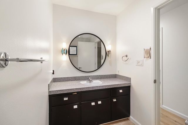 861 Laverstock Way, Sacramento, CA 95864