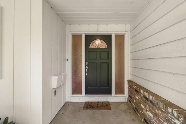 861 Laverstock Way, Sacramento, CA 95864