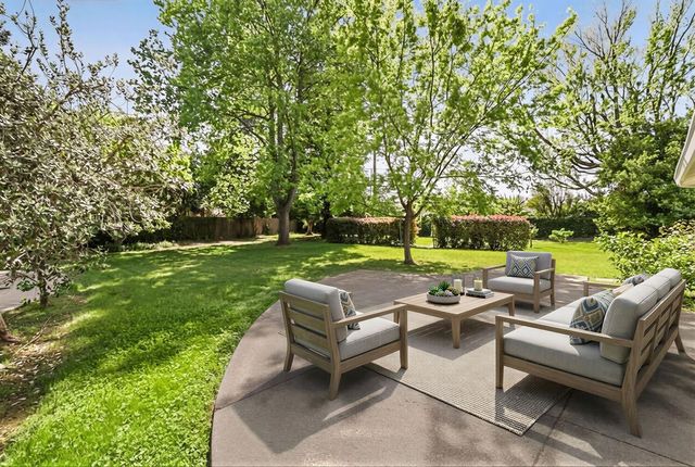 861 Laverstock Way, Sacramento, CA 95864