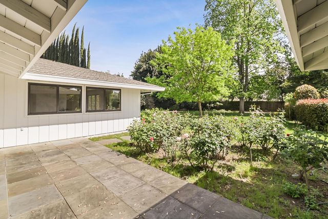 861 Laverstock Way, Sacramento, CA 95864