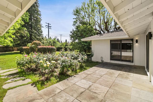 861 Laverstock Way, Sacramento, CA 95864