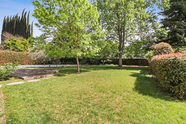 861 Laverstock Way, Sacramento, CA 95864