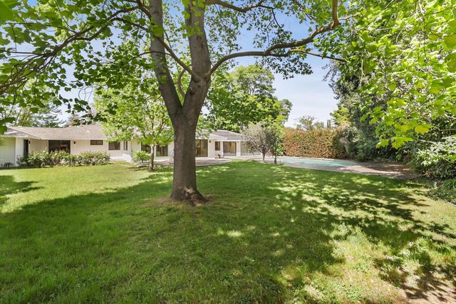 861 Laverstock Way, Sacramento, CA 95864