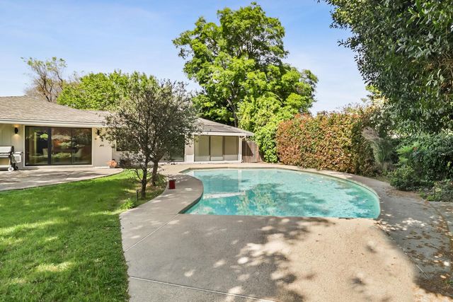 861 Laverstock Way, Sacramento, CA 95864