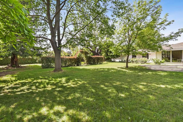 861 Laverstock Way, Sacramento, CA 95864