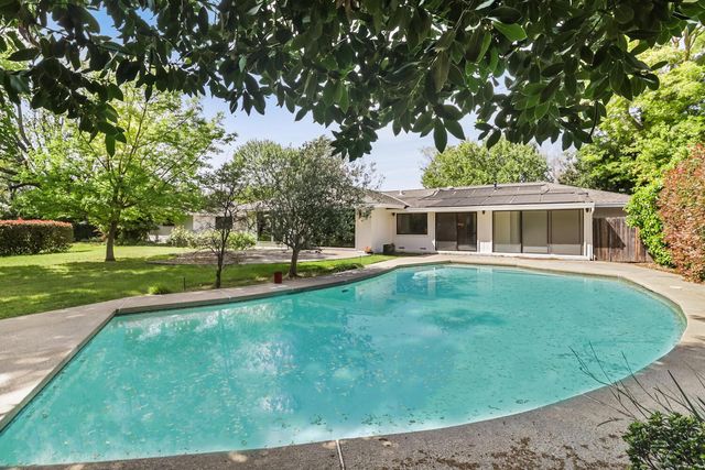 861 Laverstock Way, Sacramento, CA 95864