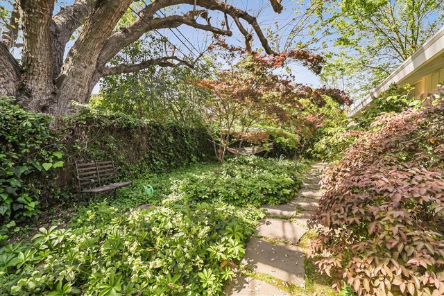 861 Laverstock Way, Sacramento, CA 95864