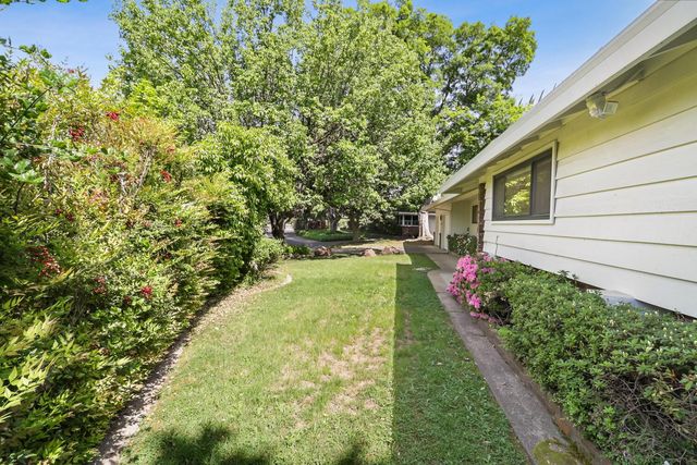 861 Laverstock Way, Sacramento, CA 95864