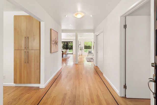 861 Laverstock Way, Sacramento, CA 95864