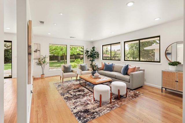 861 Laverstock Way, Sacramento, CA 95864