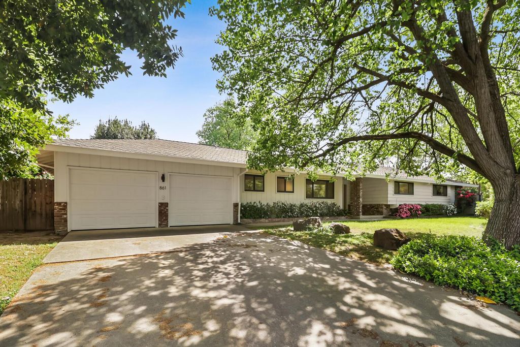861 Laverstock Way, Sacramento, CA 95864