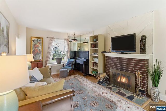 64 Davis Avenue, Hackensack, NJ 07601