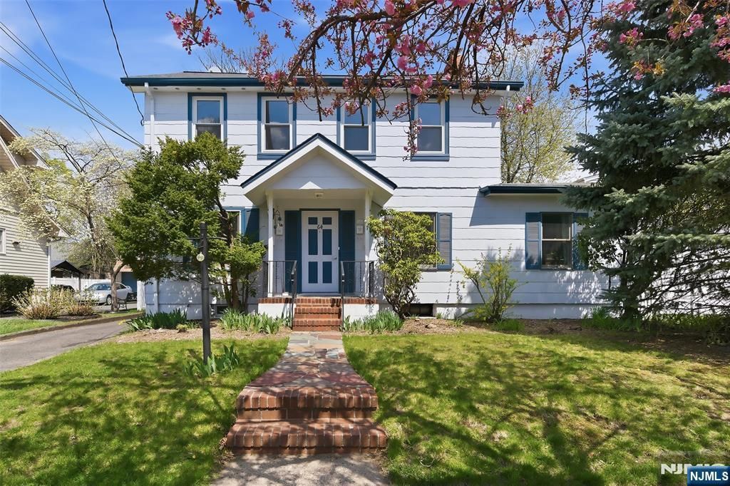 64 Davis Avenue, Hackensack, NJ 07601