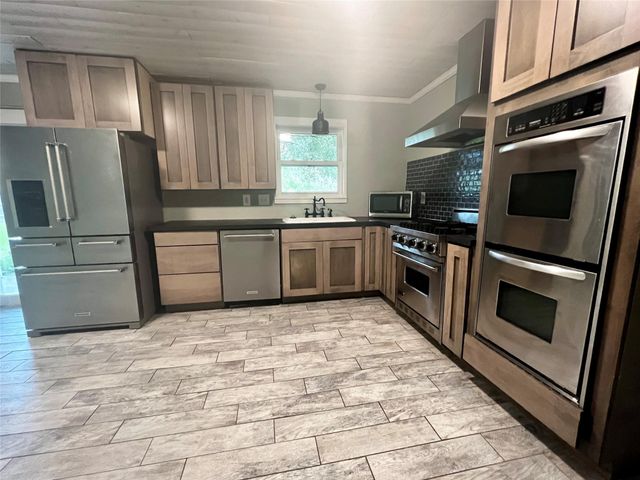 795 Vogel DR, Lockhart, TX 78644