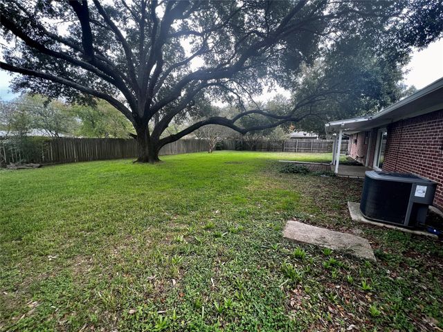 795 Vogel DR, Lockhart, TX 78644