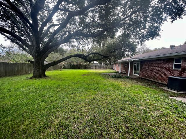795 Vogel DR, Lockhart, TX 78644