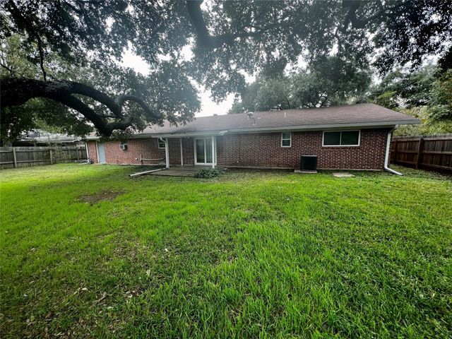 795 Vogel DR, Lockhart, TX 78644