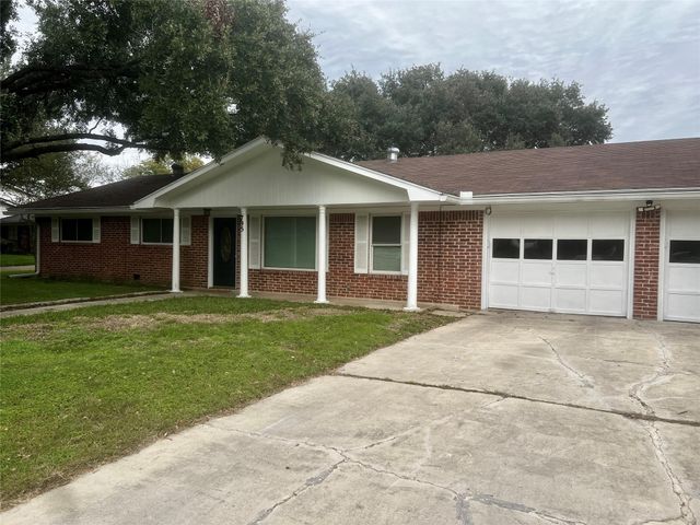 795 Vogel DR, Lockhart, TX 78644