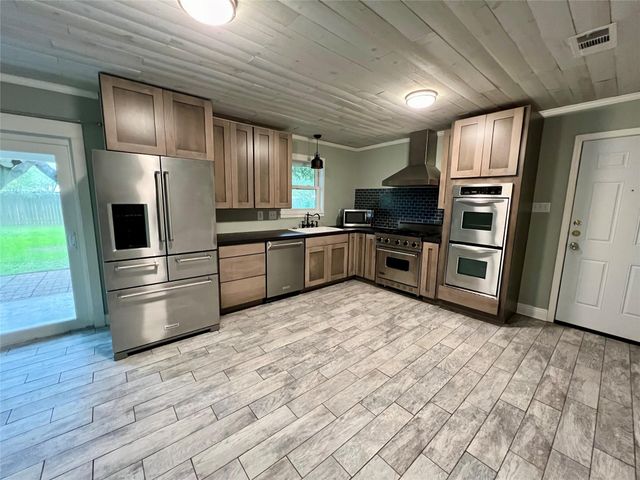 795 Vogel DR, Lockhart, TX 78644