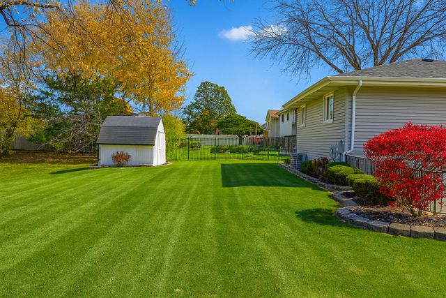 8226 Bob O Link Road, Orland Park, IL 60462