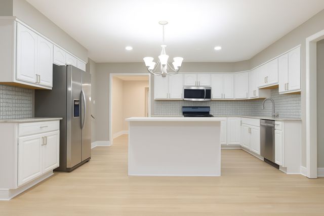 8226 Bob O Link Road, Orland Park, IL 60462