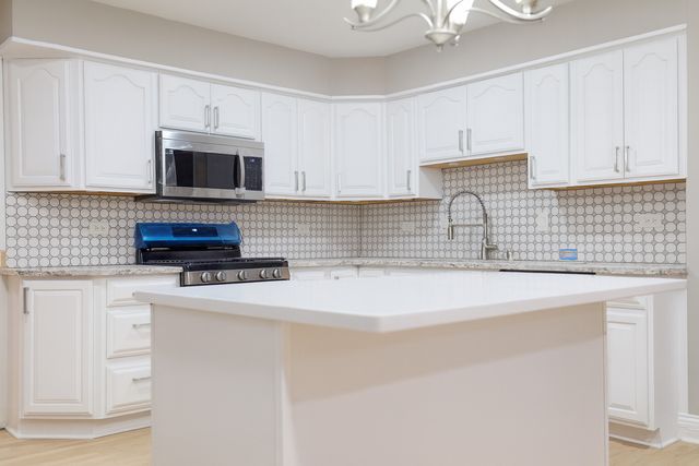 8226 Bob O Link Road, Orland Park, IL 60462