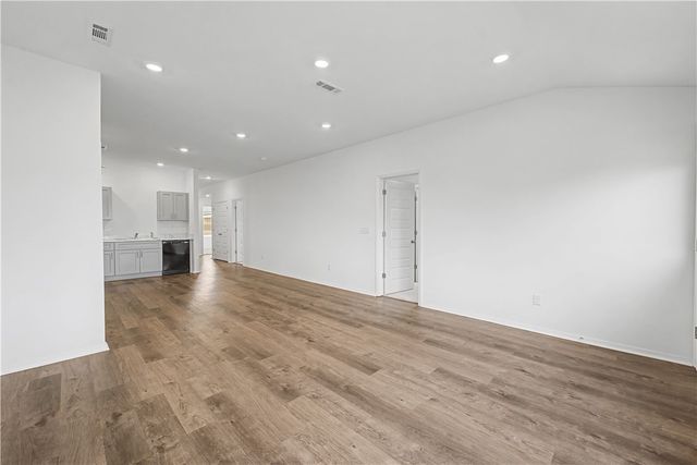 6607 SW Devotion Ave, Bentonville, AR 72713