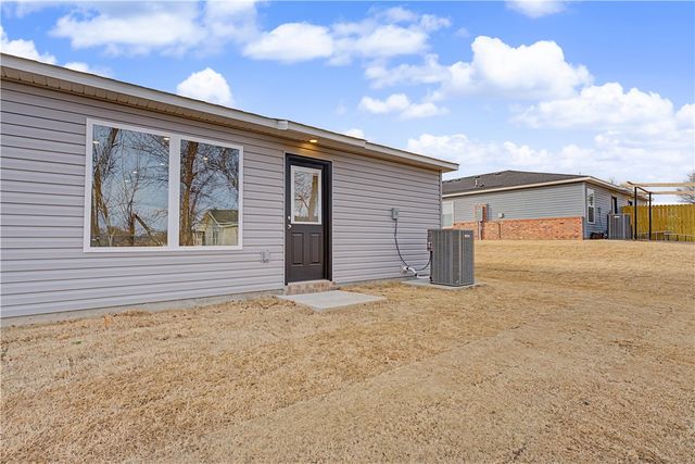 6607 SW Devotion Ave, Bentonville, AR 72713