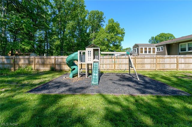 26943 Southwood Lane, Olmsted Twp, OH 44138