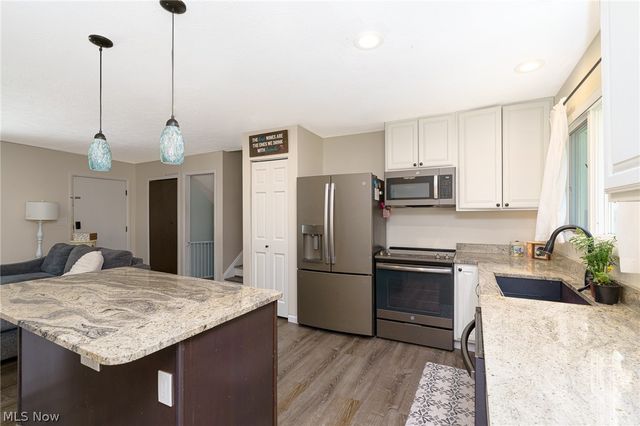26943 Southwood Lane, Olmsted Twp, OH 44138