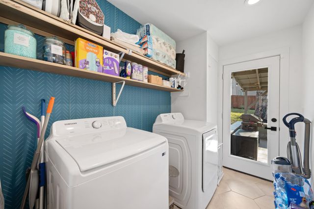 827 Sussex DR, Austin, TX 78745