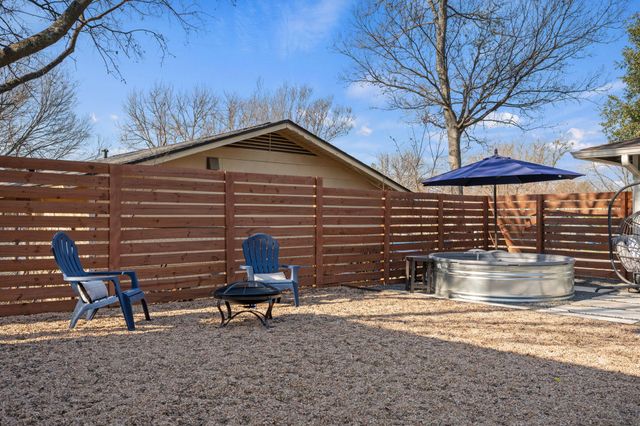 827 Sussex DR, Austin, TX 78745