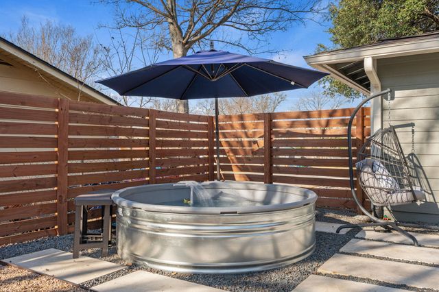 827 Sussex DR, Austin, TX 78745