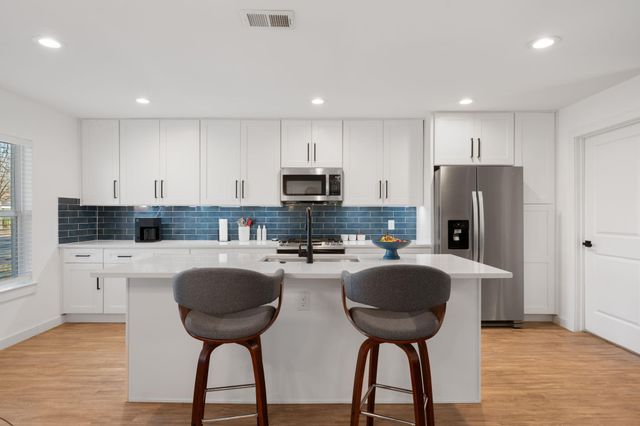 827 Sussex DR, Austin, TX 78745