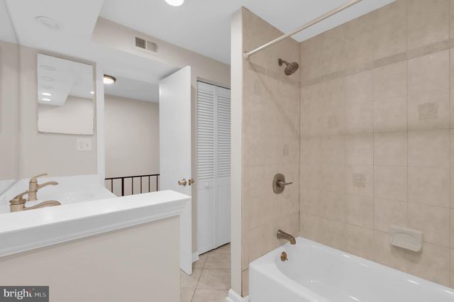 19103 CAPEHART DR, Montgomery Village, MD 20886