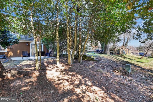 19103 CAPEHART DR, Montgomery Village, MD 20886