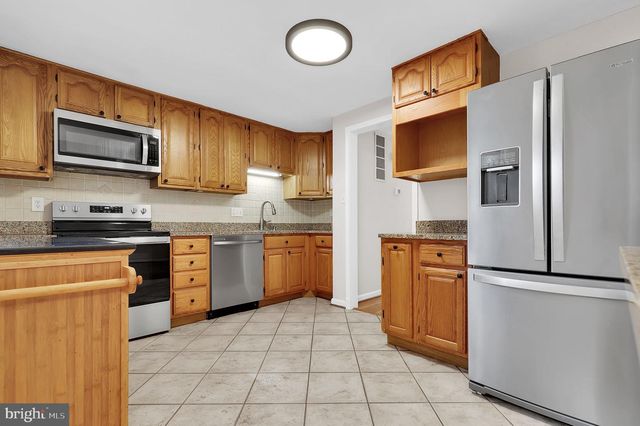 19103 CAPEHART DR, Montgomery Village, MD 20886